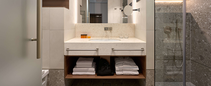 Grand hotel View 4*, Postira, Brač: prvomajski oddih - Kuponko.si