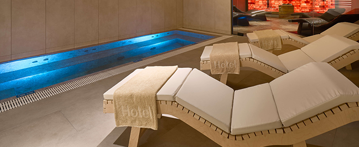 Grand hotel View 4*, Postira, Brač: prvomajski oddih - Kuponko.si