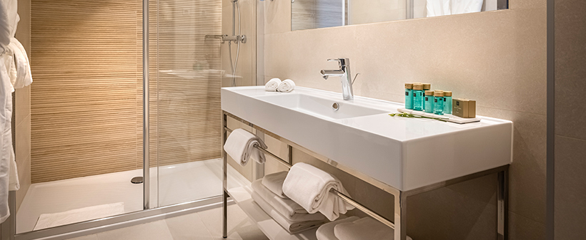 Aminess Laurel Khalani Hotel 5*, Makarska, polpenzion - Kuponko.si