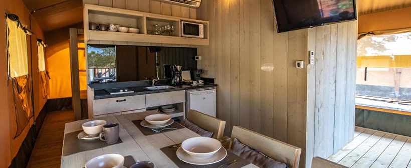 Arena One 99 Glamping: glamping šotor - Kuponko.si