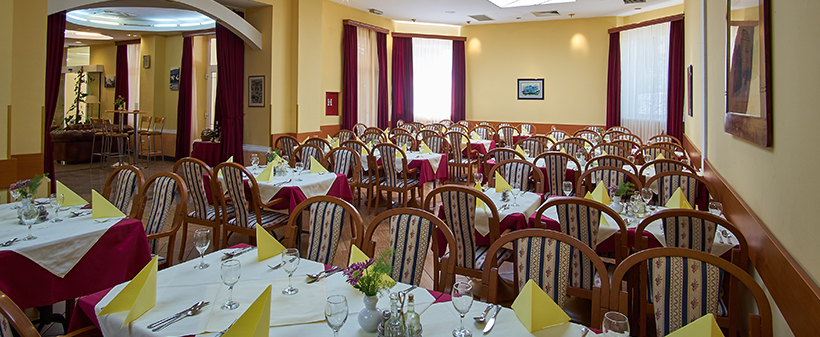 Hotel Vila Ružica 3*, Crikvenica: oddih s polpenzionom - Kuponko.si