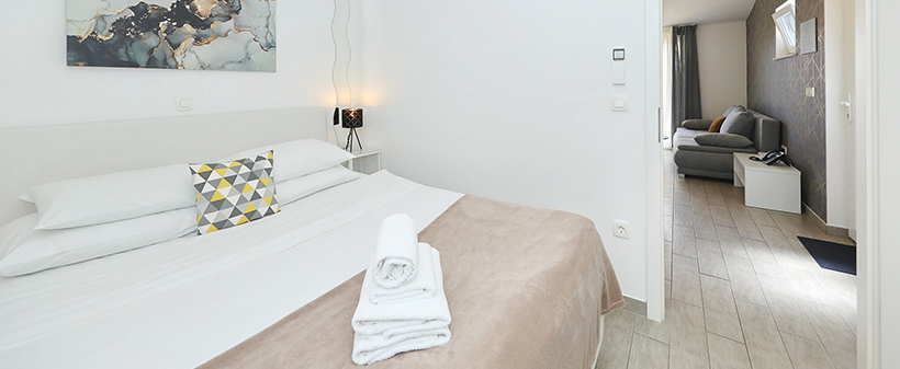 Vile Dalmacija 4*, Ugljan: oddih s polpenzionom - Kuponko.si