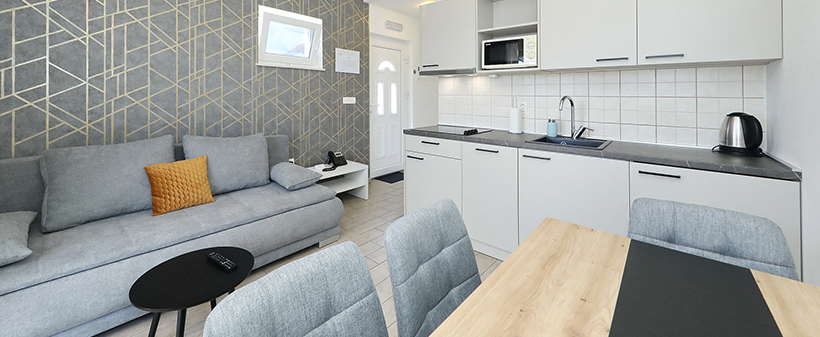 Vile Dalmacija 4*, Ugljan: oddih s polpenzionom - Kuponko.si