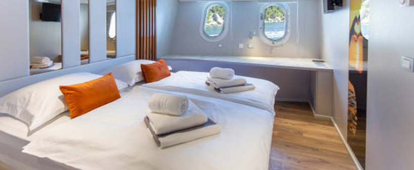 Križarjenje po Dalmaciji z luksuzno kržarko - Kuponko.si