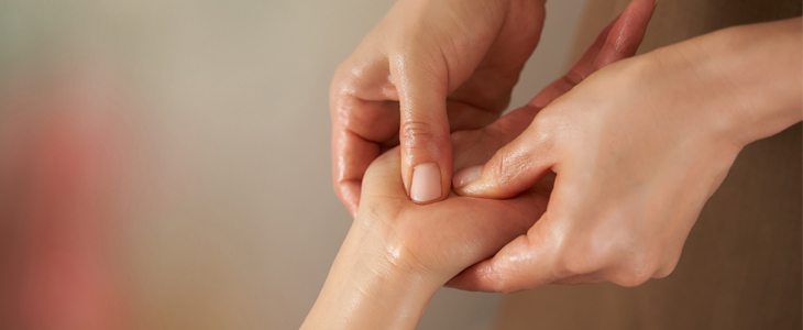 Salon Frizerstvo Weis: masaža hrbta, 30 min - Kuponko.si