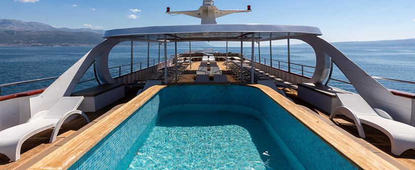 Križarjenje po Dalmaciji z luksuzno kržarko - Kuponko.si