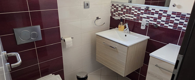 Kristal Paris Resort, počitnice v Novalji na Pagu - Kuponko.si