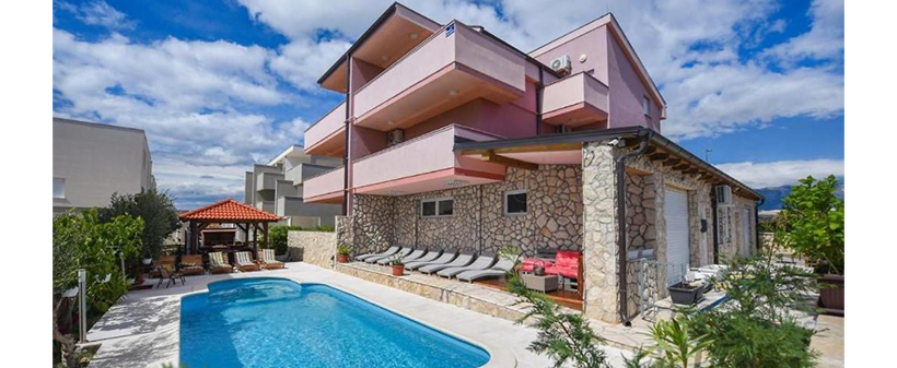 Tiffany & Prince apartmani, počitnice v Novalji na Pagu - Kuponko.si