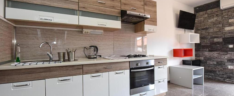 Tiffany & Prince apartmani, počitnice v Novalji na Pagu - Kuponko.si