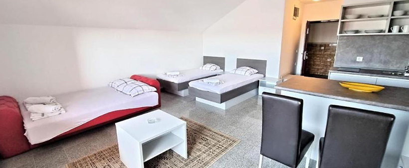 Tiffany & Prince apartmani, počitnice v Novalji na Pagu - Kuponko.si