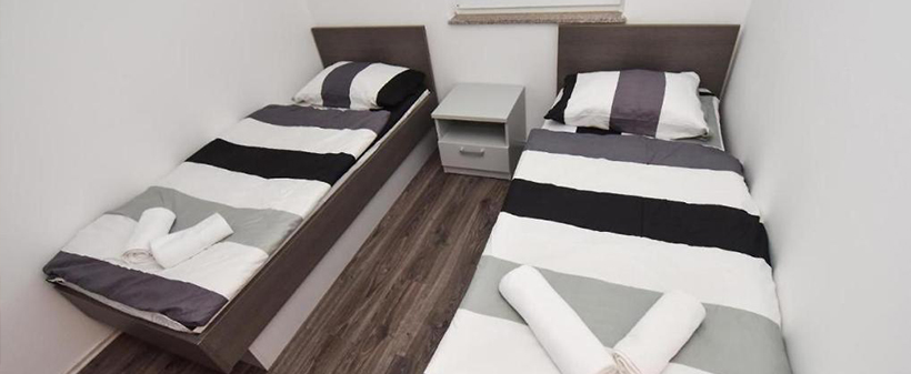 Tiffany & Prince apartmani, počitnice v Novalji na Pagu - Kuponko.si