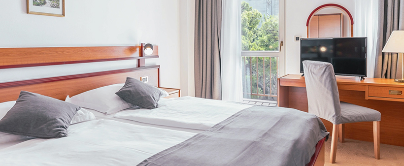 Hotel Horizont 4*, Baška Voda: oddih s polpenzionom - Kuponko.si