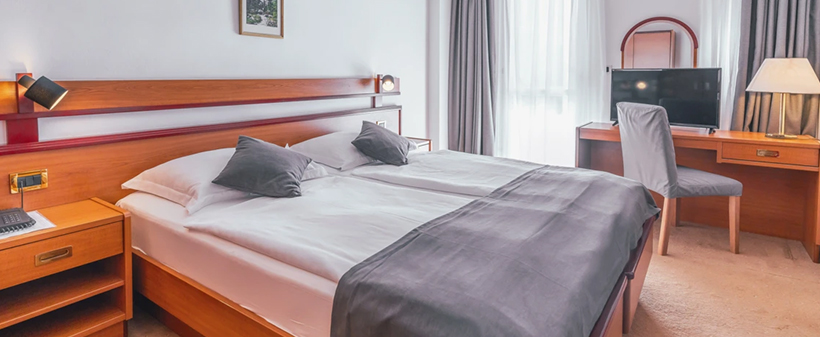 Hotel Horizont 4*, Baška Voda: oddih s polpenzionom - Kuponko.si