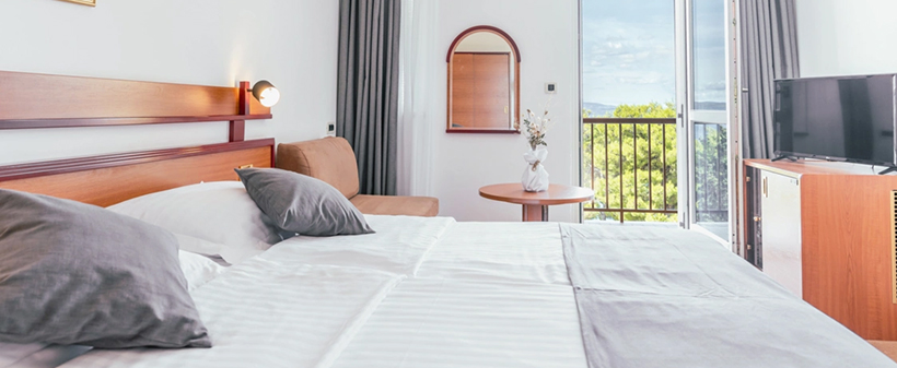 Hotel Horizont 4*, Baška Voda: oddih s polpenzionom - Kuponko.si