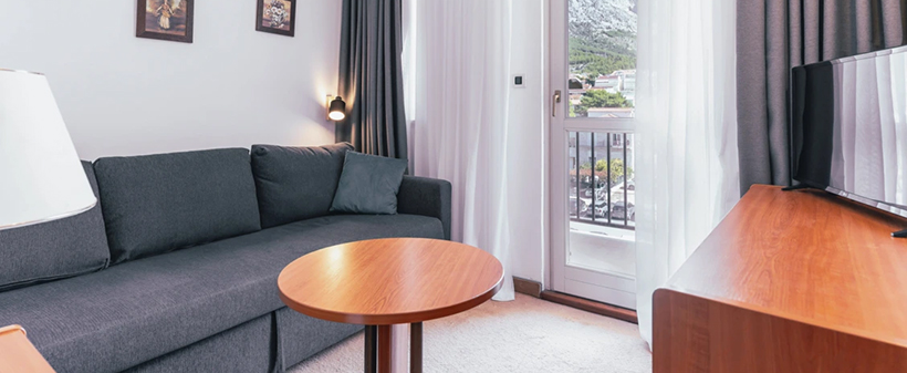 Hotel Horizont 4*, Baška Voda: oddih s polpenzionom - Kuponko.si