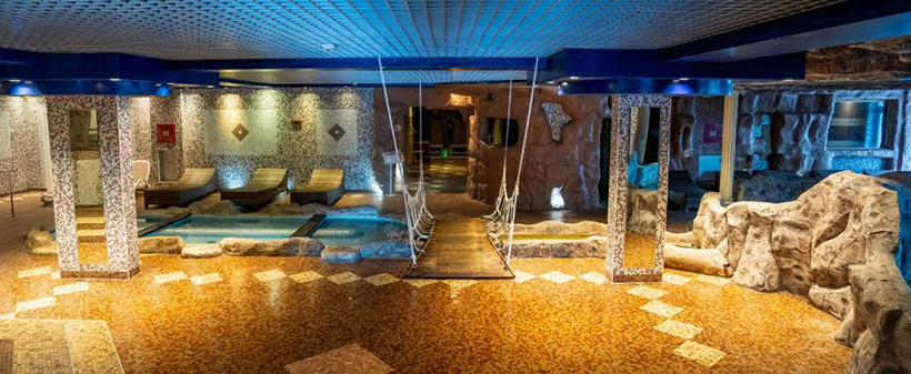 Hotel Horizont 4*, Baška Voda: oddih s polpenzionom - Kuponko.si