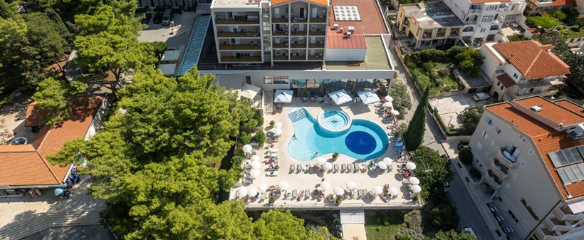 Hotel Horizont 4*, Baška Voda: oddih s polpenzionom - Kuponko.si