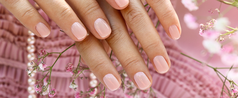 Minimalist beauty salon: BIAB manikura - Kuponko.si