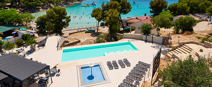 Colentum Resort Murter 3*: oddih s polpenzionom - Kuponko.si