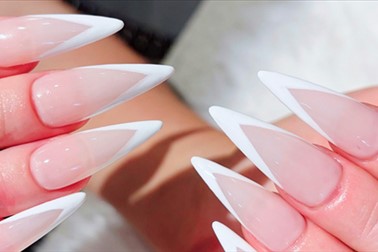 Salon LEPANOGA : podaljševanje umetnih nohtov