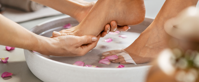 Minimalist beauty salon: ruska pedikura - Kuponko.si