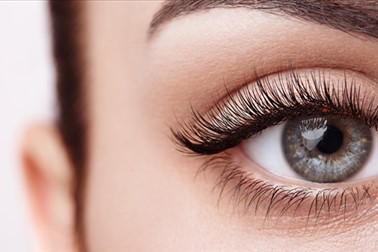 Minimalist beauty salon: keratinsko vihanje trepalnic