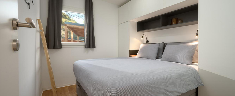 Pine beach resort, Pakoštane: mobilne hiške - Kuponko.si