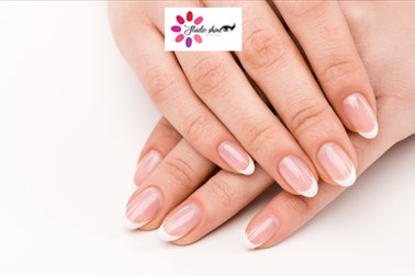 Lepotni studio Shine: naravna nega nohtov