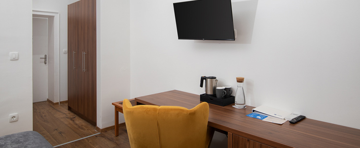 Hotel Neptun, Brioni: oddih s polpenzionom - Kuponko.si