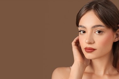 Minimalist beauty salon: laminacija in barvanje s kano