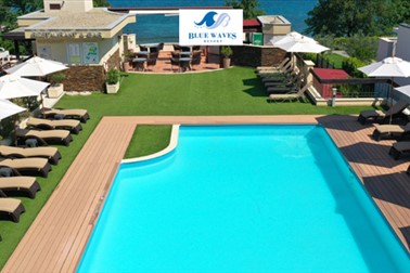 Blue Waves Resort 4*:  morski oddih s polpenzionom