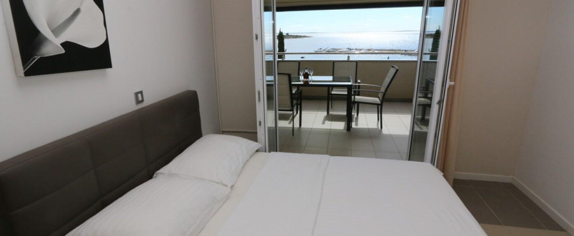 Kristal Paris Resort, počitnice v Novalji na Pagu - Kuponko.si