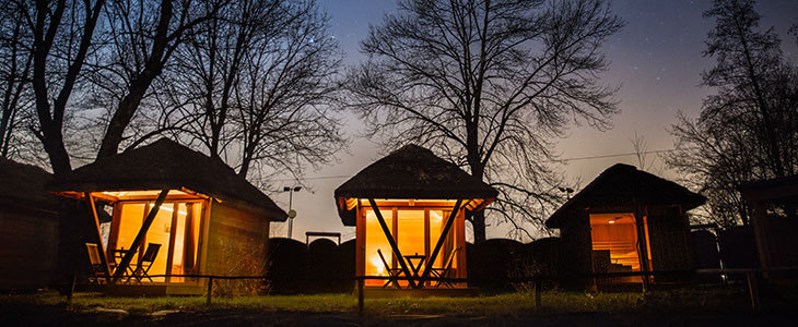 Camping Bela Krajina: glamping v Keltski hiši - Kuponko.si