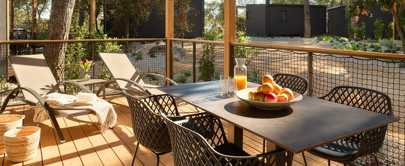 Pine beach resort, Pakoštane: mobilne hiške - Kuponko.si