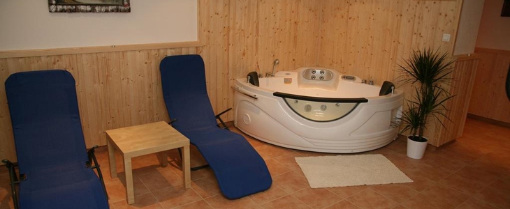 3-urni zakup wellnessa s savno in jacuzzijem - Kuponko.si
