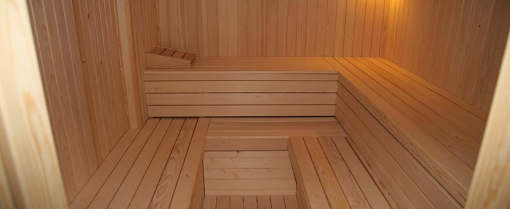 3-urni zakup wellnessa s savno in jacuzzijem - Kuponko.si