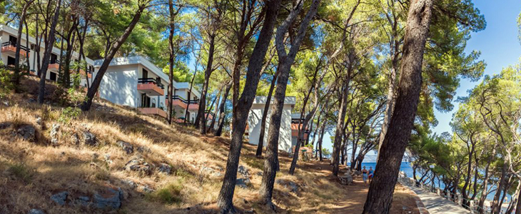 Fontana resort, Jelsa, Hvar: oddih v apartmaju - Kuponko.si