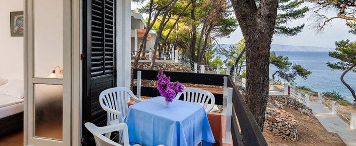 Fontana resort, Jelsa, Hvar: oddih v apartmaju - Kuponko.si