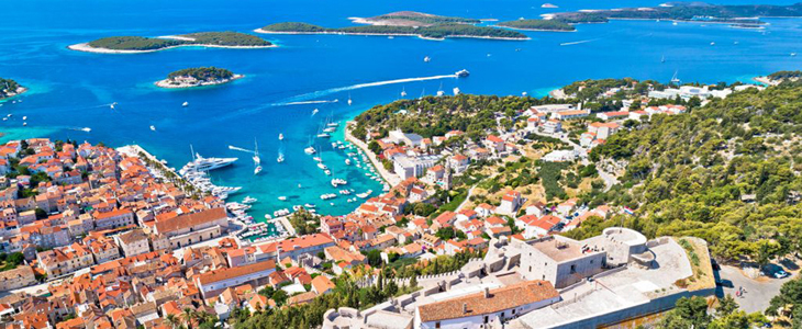 Fontana resort, Jelsa, Hvar: oddih v apartmaju - Kuponko.si