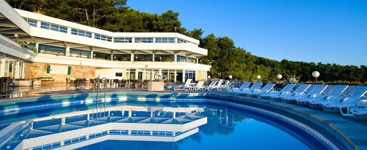 Fontana resort, Jelsa, Hvar: oddih v apartmaju - Kuponko.si