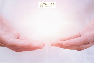 Salon Taluse:  kristaloterapija z energijsko podporo