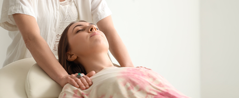 Moč dotika; Reiki osebnostna terapija - Kuponko.si