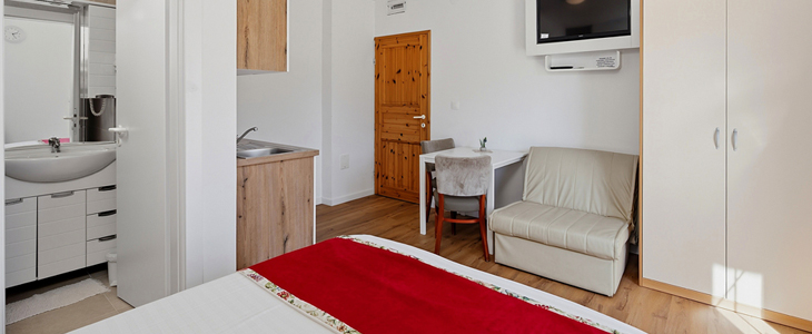 Apartmaji Ineta, Sv. Filip i Jakov, 7x nočitev - Kuponko.si