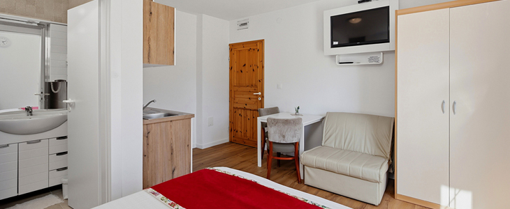 Apartmaji Ineta, Sv. Filip i Jakov, 7x nočitev - Kuponko.si