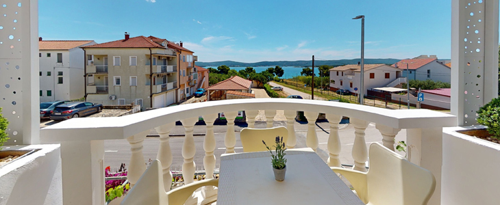 Apartmaji Ineta, Sv. Filip i Jakov, 7x nočitev - Kuponko.si