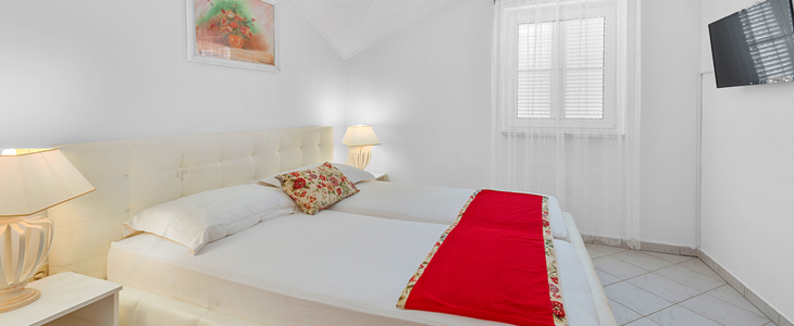 Apartmaji Ineta, Sv. Filip i Jakov, 7x nočitev - Kuponko.si