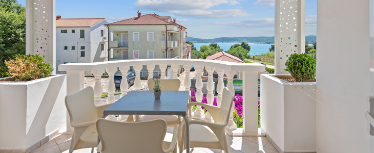 Apartmaji Ineta, Sv. Filip i Jakov, 7x nočitev - Kuponko.si