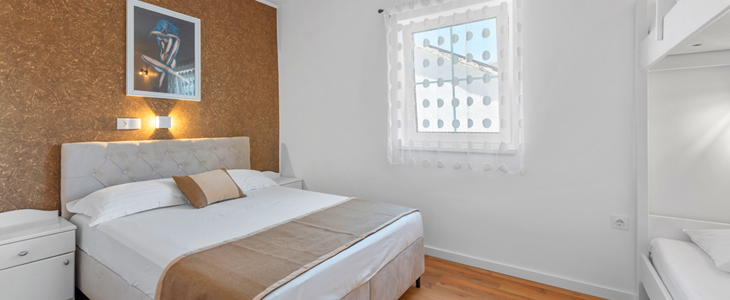 Apartmaji Ineta, Sv. Filip i Jakov, 7x nočitev - Kuponko.si