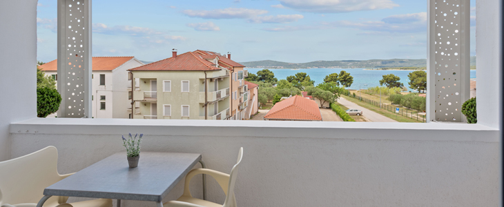 Apartmaji Ineta, Sv. Filip i Jakov, 7x nočitev - Kuponko.si