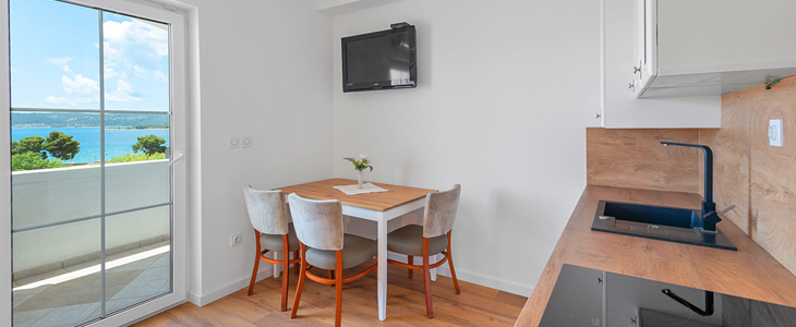 Apartmaji Ineta, Sv. Filip i Jakov, 7x nočitev - Kuponko.si